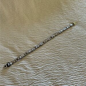 Minions seatbelt clasp belt.